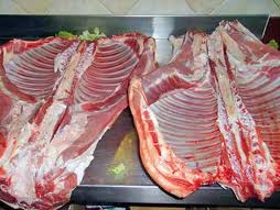 AGNEAUX ET BOVINE CARCASS - viandes et oeufs we export lambs carcass fresh or frozen,  halal.--origin spain. best quality,  please,  send your inquire.--exportamos canales de corderos en sus diversas categorías faenadas al rito halal,  tambien vacuno.