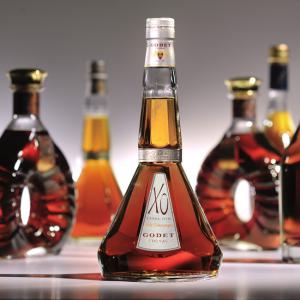 Cognac XO - boisson alcoolisée xo (extra old) fine champagne de 35--ans d’age.--grande champagne (plus de 50%) et--petite champagne.--