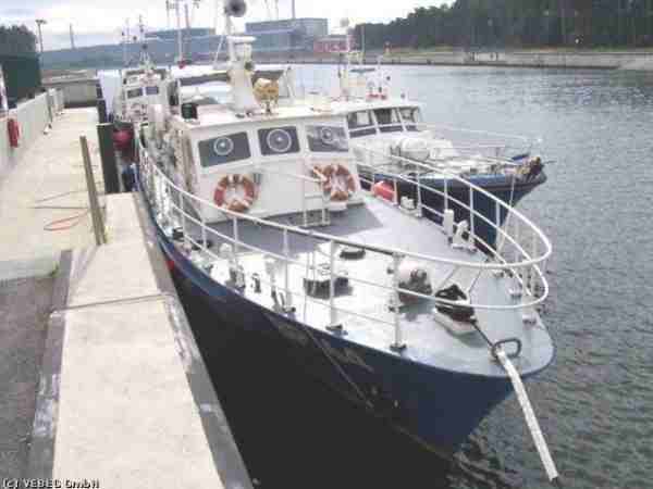 bateau de patrouille - equipement maritime patrolboat for coastguard.--1971 and has undergone a complete refit in 1996.--dimensions-23, 19 x 4, 58 x 1, 50 meter--engine-2 x 500 hp diesel engines (375 kw)