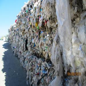 Dechets plastiques - energie renouvelable bonjour,  nous disposons de 10.000mt de déchets ménagers plastique mixte à vendre. produit déjà compacté en balle d'1 tonne. procedure- le plus simple que possible. l'acheteur vient au portugal,  visite et controle la marchandise. l'acheteur fait un bon de com