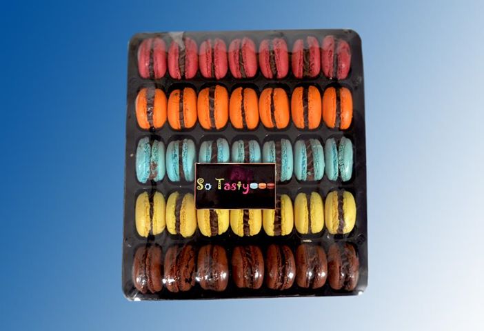 Macarons différents gouts - patisserie nous vendons les macarons à 20 euro le kilo départ usine,  c'est un produit à base d'amande ,  blanc d'oeuf et crème de beurre ou chocolat,  nous pouvons vous fournir différents calibres--