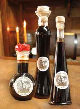 BALSAMIC VINEGAR OF MODENA - autres stock balsamic vinegar of modena 6 years old in glass bottle 100 ml - minimum order 5.000 pcs euro 5, 50 ex-work--contact-me if interested.