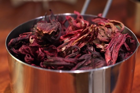 Hibiscus ou oseille rouge ou red sorrel - fruits et légumes bonjour--nous sommes basés au sénégal et nous désirons exporter l'oseilles rouge ou hibiscus dans d'autres pays.nous sommes ouverts à toutes les propositions