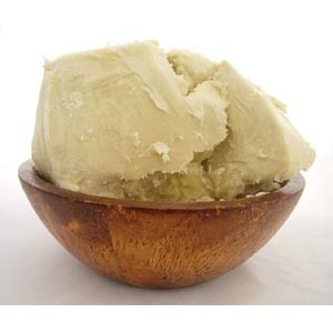 Beurre de karité  (shea butter) - matières grasses nous sommes une société togolaise capable de fournir du beurre de karité (shea butter en anglais),  nom scientifique vitellaria paradoxa en quantités importantes. nous cherchons des usines de cosmétiques pour le beurre et des usines de biomase pour des coques de pal