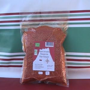 Piment du Pays Basque BIO - épices aromates piment du pays basque bio.--ce piment est de la variété  capsicum annum 'gorria' .--la variété 'gorria' est la plante qui donne le piment du pays basque ou d'espelette.