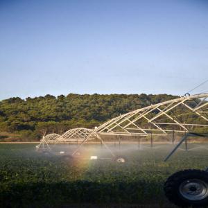 CENTRE PIVOT D´IRRIGATION INSTALLÉ NOUVEAU