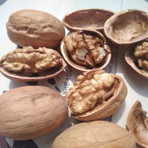 Vente de noix Walnut - fruits secs et graines grillées bonjour,  --nous sommes une entreprise de distribution de produits agro-alimentaires. nous avons de la noix walnut qu'on a à vous proposer en grande quantité. --nous avons deux qualité de noix qui sont disponibles- --- les grade a- qui sont les meilleurs qualités que ayons