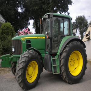 Tracteur John Deere - matériels machines vends tracteur john deere,  6530 premium. --année 2007,  4050 heures --variation continue --pont et cabine suspendue --pneus neufs--prix 14 000 €