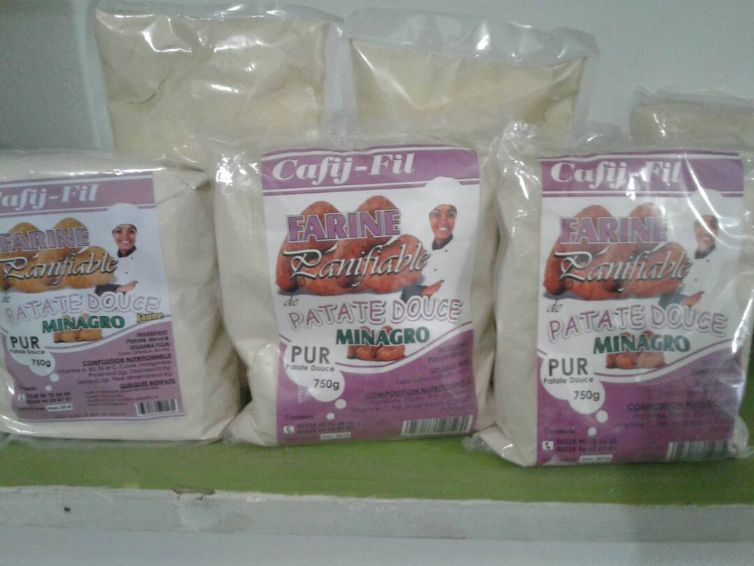 farines de manioc, de pate douce, d'igname - fruits secs et graines grillées nous vendons des farines d'igname,  de manioc,  de patate douce,  de banane plantain etc...--farines mis sous en balade de 1kg,  de 500g et 750g.--farines utilisables pour fufu instantané,  peut aussi servir dans la boulangerie et la pâtisserie. 