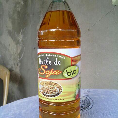 huille de soja 100% bio - huiles entreprise basée au togo spécialisé dans la production du l'huile de soja raffinée et bio a 100%.possibilité de production sur demande du client.huile sans cholestérols bon pour les enfants et les personnes âgées.très bon pour la sant&eac