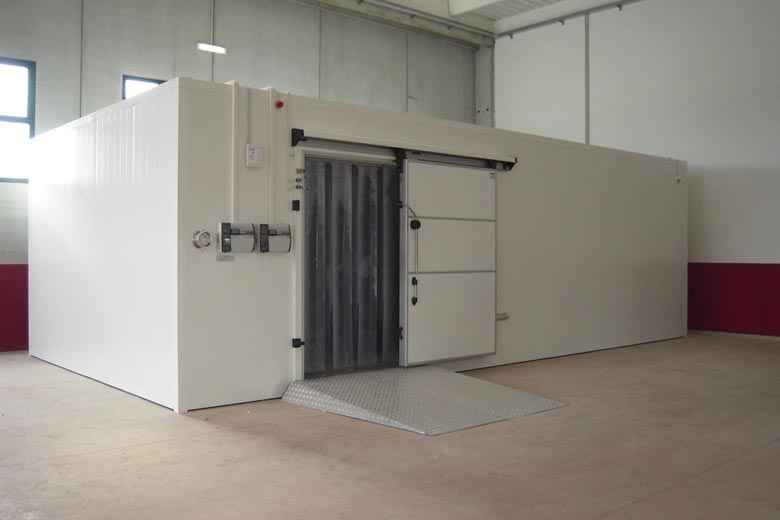 Refrigeration unit for chicken and fish - industry operating i am an entrepreneur who runs a company. we are looking for an investor partner on warehouses and cold room equipments.we can pay 1/3 of the investments and the rest will be paid in the form of creditwe can work by contract.please contact us 