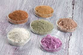 Vente argiles et Kaolin - pierre roche we provide clays (white,  red,  pink and green) from morocco.--nous fournissons des argiles (blanches,  rouges,  roses et vertes) à partir du maroc.