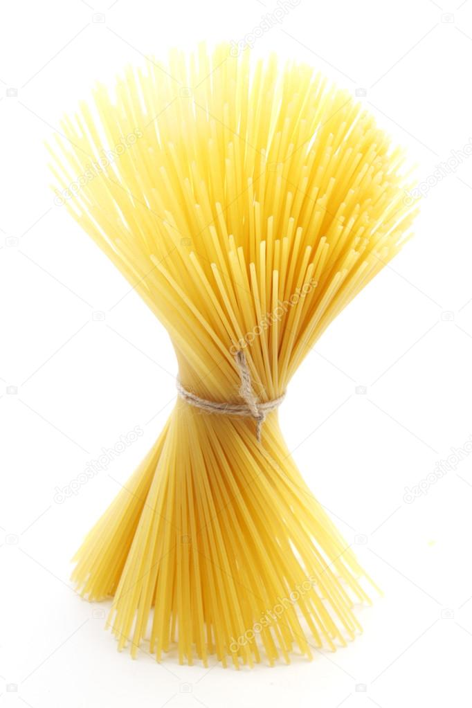 A vendre un conteneur de spaghettis  - céréales a vendre un conteneur 20   de spaghettis d'origine tunisienne de bonne qualité 25.8 tonnes. --disponible au port cotonou. --toute personne intéressée prière nous contacter.