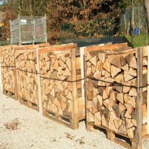 Vente Bois de chauffage et granulés - bois charbon fibre nous sommes producteurs de bois de chauffage et de granulé à la recherche de clients. nous avons une grande capacité de livraison dans les ports d'europe.