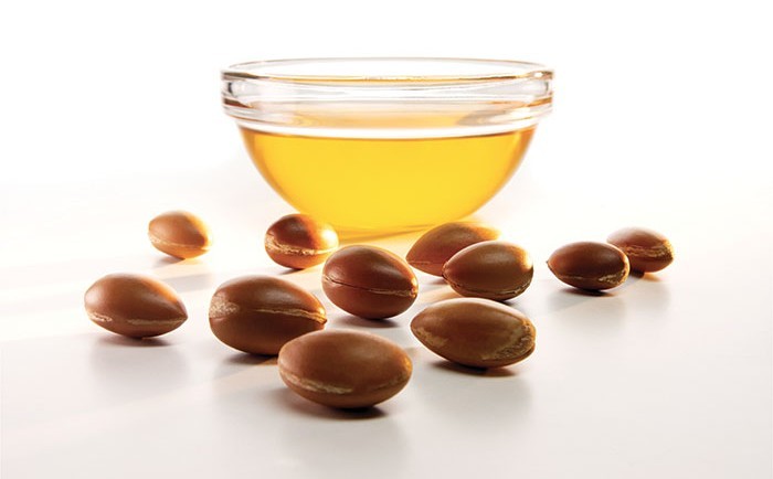 HUILE D'ARGAN - huiles commercialisation et export d'huile d'argan cosmétique et alimentaire,  certifié biologique,  en vrac ou conditionné selon le besoin.--pour toute consultation ou demande,  prière de nous contacter par mail nous vous repondons dans les plus brefs delais. ----