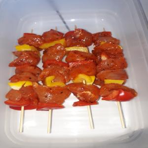 Chicken skewers marinated with vegetalbe ( Frozen - meat and eggs we are looking for a relable manufacturer of chikcen skewers marinated with vegetalbes (paprika).--as wholesaler,  we would like to establish long-term bursiness relationship,  based on mutal benefits.--if you are interested,  feel free to contact me