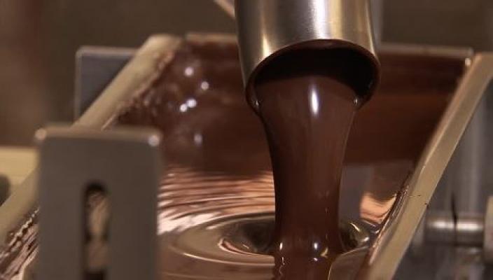 Créez une Unité de Fabrication de Chocolat - matériels machines au nouvel an,  pour feter un anniversaire,  pour le dessert,  n'importe quelle occasion est bonne pour déguster du chocolat ! vous l'aimez,  le savourez,  le partagez et l'offrez. --aussi,  nous sommes en mesure de proposer cette ligne complète de fabrication de chocolat aux petites & moyenn