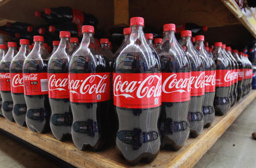 Vente de coca-cola/ Red bull/  - boissons non alcolisée nous avons en stock la boisson non alcoolisée coco cola et bien d'autres que nous livrons en france,  en italie et partout en europe. en ce moment notre meilleur prix coco-cola  1, 5 l est 0.693 €--aussi,  nous pouvons offrir des canettes de coca-cola 0, 33 cl  - 0, 265 €--nous pouvons organiser l