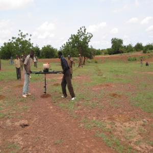 pour agriculture - agromécanique - emploi représentation ingénier agronome,  résident au burkina faso,  recherche partenariat pour des initiatives dans le domaine agricole,  formation,  représentant matériel agricole