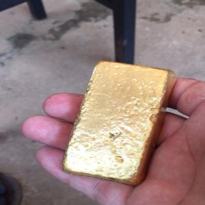 OR- LINGOT- GOLD - - métaux bonjour, --nos sociétés sont basées en france,  luxembourg et en afrique de l'est.--elles se sont spécialisées dans la recherche de sources fiables dans le négoce des matières premières,  et plus particulièrement le négoce de l'or br