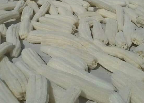 Egyptian natural loofah - fruits and vegetables here is the specification of the egyptian natural whole loofah ---material - natural loofah --sizes -  55 - 75 cm                                                                                           weight /pcs - 50-90 g--pcs / pallet - 500 pcs--pallet size - 120x80x115cm--pallet weight- 35-45k