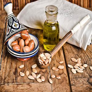 Huile d'Argan  - huiles bonsoir! nous somme une société import export basée au maroc,  nous avons l'huile d'argan cosmétique et à manger à des conditions et prix compétitifs,  nous sommes à la recherche des clients sérieux partout dans le monde pour une collabora