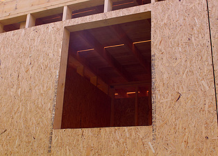 Vend OSB-3 - OSB-4 - wood charcoal fiber  soft wood trees growing in northern russian regions are used to manufacture osb boards. their wood is characterized by highdensity and quite high resin content providing the long-lasting durability osb products. muf resins are used as adhesive--for outer layers and pmdi resins are used as adhesive 