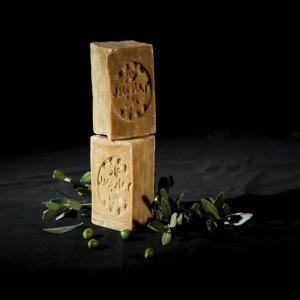 Aleppo soap-Savon d'Alep and natural products - hygiene maintenance the company was born in the italy area as a young and dynamic company in the soap sector but that transfers its centenary history directly from the old city of aleppo where for generations it has produced among the best soaps in the world.--because of the war conflict in syria which affects the city