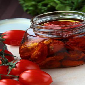 Tomates séchées bio ensoleillé Tunisie grossiste - fruits et légumes bonjour,  eccellenza est une jeune entreprise tunisienne spécialisée dans la production des tomates séchées et l'huile d'olive 100% biologiques. ----nous produisons nos tomates avec soins,  nous utilisons les dernières technologies de dosages de l'eau pour assurer la