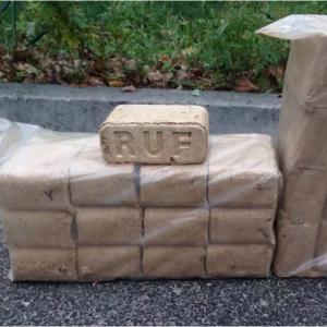 Briquettes de bois RUF de très bonne qualité - energie renouvelable nos briquettes son d'excellentes qualité,  non résineux ,  et brûle longuement.--nos livrons dans un relais maximum de 10 jours,  nous avons des entrepôts en slovaquie ,  en slovénie,  et en république cheque. --nous serons ravi de vous compter parmi nos clients.