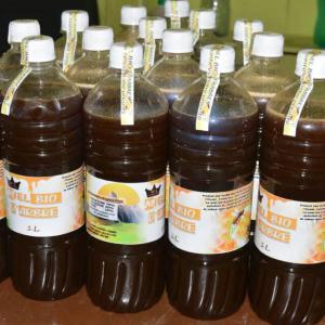 Produced and distributed honey produce. - vegetable matter we are looking for hyper serious partners,  for a need of regular destocking of a little more than 14 tons of honey. produces highland forests of western cameroon. extraction and natural filtration. we have among others---- propolis, --- pollen, --- the company, --- royal jelly, --- hives ready to use.--