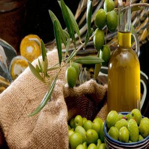 Huile d'olive Extra Vierge 100% Tunisien  - huiles une très bonne quantité à votre disposition de la récolte 2019/2020 d'huile d'olive soigneusement récolter et préparer..--livraison disponible en vrac ou en bouteilles sur mesure et à votre choix.--nous touchons le monde entier..et avec la quantit&eac