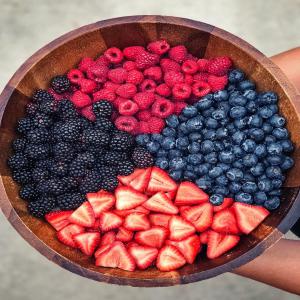 Les fruits rouges et Avocats  - fruits et légumes nous sommes une société spécialisée dans le production et l'exploitation des fruits rouges (frais,  framboise,  mûre,  myrtille) et avocats  vous pouvez avoir la meilleure qualité au prix le plus bas !--merci de contacter nous ! 