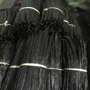 Indonesian vanilla beans  - aromatic spices hello----we are a company based in indonesia with 15 years old experience ----we can propose two varieties of vanilla --tahitian and planifolia ----we have grade a,  grade b,  grade c and split----our range price will go from 270 dollars to 365 dollars fob per kilogram----we are open to any nég