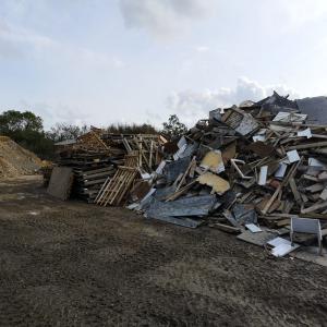 BOIS CLASSE B - bois charbon fibre etant recycleur dans l'ouest de la france,  j'ai à proposer des stocks permanents de bois classe b ( de déconstruction,  meubles ,  planches,  issus de tri),  broyé ou non.--n'hésitez pas à me contacter.