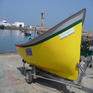 Au Maroc Vente d'un chantier naval  - equipement maritime vends chantier naval de construction de barques de peches et de ramassage d'algues maritimes,  agréés,  insubmersibles,  en polyester,  comprenant- un moule avec le droit d'exploitation et l'autorisation  d'utilisation de la marque et du modèle +  le dossier technique confidentiel d