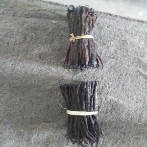 100% pure madagascar vanilla beans  - aromatic spices black vanilla beans with size above 14 and quantity will be as per requirements and quality will be maintained and you can contact for for details if required.