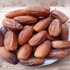 Deglet nour d'Algérie  - fruits secs et graines grillées bonjour --je cherche acheteurs de dattes tout genre dattes 100%bio récolter cettes année 2020. --n'hésitez pas à me contacter pour plus d'informations. 