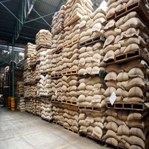 GRAINS ET FRUITS SECS EN STOCKAGE FOB/CIF - café cacao thé commerce et vente a l'export de produits alimentaire agricole -----poivre noire ; grains de soya ; mil ; blé ; grains de café ; grains de courge ; grains de cacao ; grains sésame ; oignon ; pomme de terre ; grains de maïs ; grains d'arachide ; grains d'haricots ; banane plantain