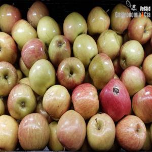 Pomme  - fruits et légumes je met en vente une grande quantité de pommes (midelt),  commande en tonnes--photo non contractulle,  merci de me contacter pour un rendez-vous 