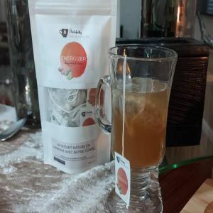 Infusion Enegizer - booste l'immunité - café cacao thé infusion qui renforce les défenses immunitaires. un cocktail délicieux de graines de nigelle,  citron,  gingembre,  poivre de selim,  ....--disponible en pack de 9 infusions et pack de 20 infusions.--produit au senegal--