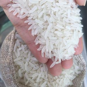 Riz jasmin. Vietnam - céréales disponible pour vous du riz indien 5% brisure à 460$ la tonne,  du riz thaïlandais 5% à 600$ la tonne,  du riz vietnamien jasmin rice à 930$ la tonne,  de l'huile de tournesol,  huile de colza,  huile d'olive,  huile de soja,  d'arachide et palm oil d'origine ukrainienne,  des spaghetti