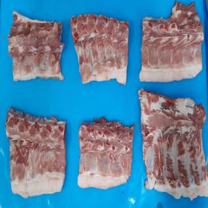 pork neck bones - viandes et oeufs bonjour! on peut charger du bresil vers pays africains en terme reguliere des os d'echine avec la viande de dos de porc congeles,  carton d'environ 13kg. tres bon produit pour le barbeque! --hello! we can load from brazil to african countries on regular basic frozen pork neck bones with meat of the c