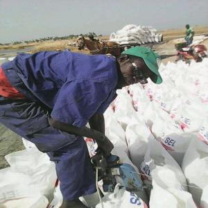 Sel marin, Salt Sea - chimie additif engrais bonjour,  nous avons pour une production régulière plus de 10000 tonnes disponible et pret à etre transporté vers toutes destinations.--pour le prix il reste déterminé en fonction de la quantité.--*entre 500 et 2500 tonnes prix fob - 53$ et 75$ cif--* 