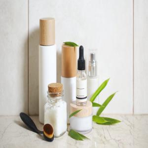 Vente de produits cosmétiques  - lait et produits laitiers crèmes pour le corps,  huiles et lotions corporelles pour tous les types de peau,  conçues pour prendre soin du corps de chaque femme,  quel que soit son âge ; des crèmes anti-cellulite,  crèmes antirides jusqu'aux crèmes hydratantes ou crèmes sans paraben