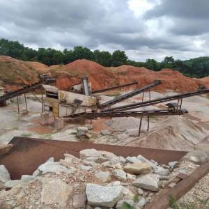 VENTE D'UNE CARRIÈRE D'EXPLOITATION DE GRANITE