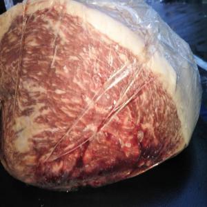 Cuisse de boeuf Wagyu japonais congelé - viandes et oeufs pour le moment,  nous vendons des cuisses de bœuf wagyu japonais,  chacune pèse environ 14 kg,  prix exwork osaka. n'hésitez pas à me contacter si vous etes intéressé par une grosse commande. merci