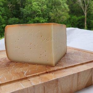 Partenaires pour vente de fromages en France. - lait et produits laitiers nous affinons et vendons des fromages fermiers de brebis appellation d’origine protégée ossau iraty. fromages en provenance directe de bergers du pays basque et des montagnes du béarn. nous faisons de meme pour des fromages fermiers de chèvres et un fromage rare - le from