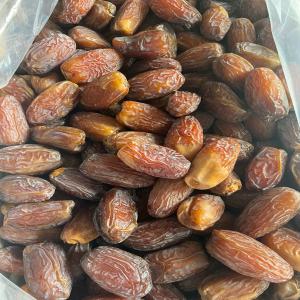 Dattes Medjoule Saoudia Arabia  - fruits et légumes disponible medjoul en boites 3kg.--origine arabie saoudite .--quantité 40 tonnes.--ordre minimum un conteneur 40   de 20 tonnes.--prix 4500$ la tonne ex work al qasim .--