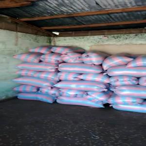 Curcuma, Gingembre, maïs en vente - épices aromates nous recherchons des partenaires et clients pour achat de ---- curcuma - 100 tonnes--- gingembre - 100 tonnes--- sésame blanc et bigarré - 500 tonnes.--- poivre noir - 100 tonnes--- soja - 200 tonnes--- maïs - 500 tonnes--- tourteau de palmiste - 300 tonnes--- coquillages - 100 tonnes-